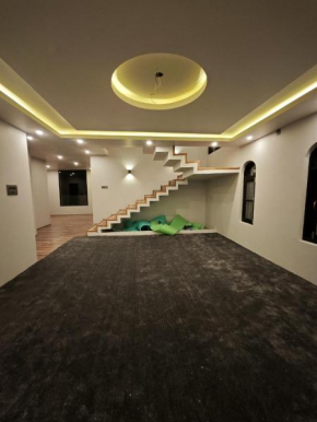 Hotel adi